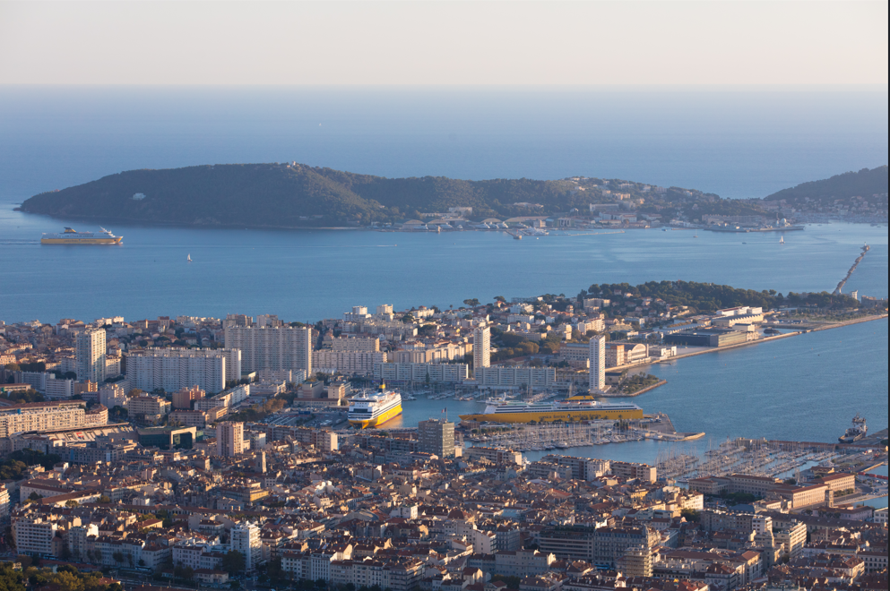 Vue de la rade de Toulon depuis le mont Faron